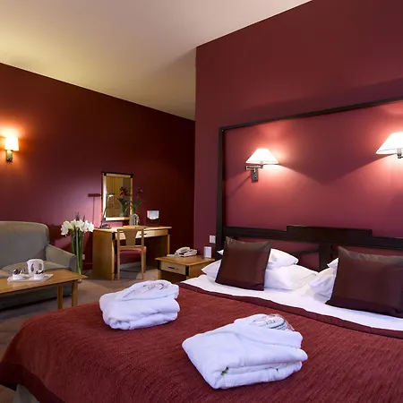 Der Valk Hotel 4*