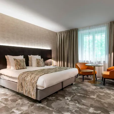 Hotel Der Valk 4*