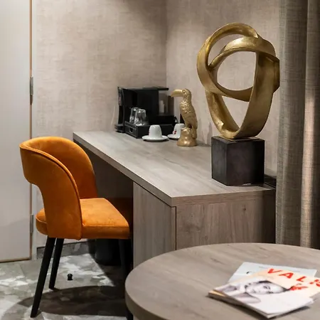 Der Valk Hotel 4*