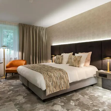 Hotel Der Valk 4*